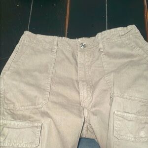 ZARA- Army Green Cargo Pants
6 pockets
NWO tags